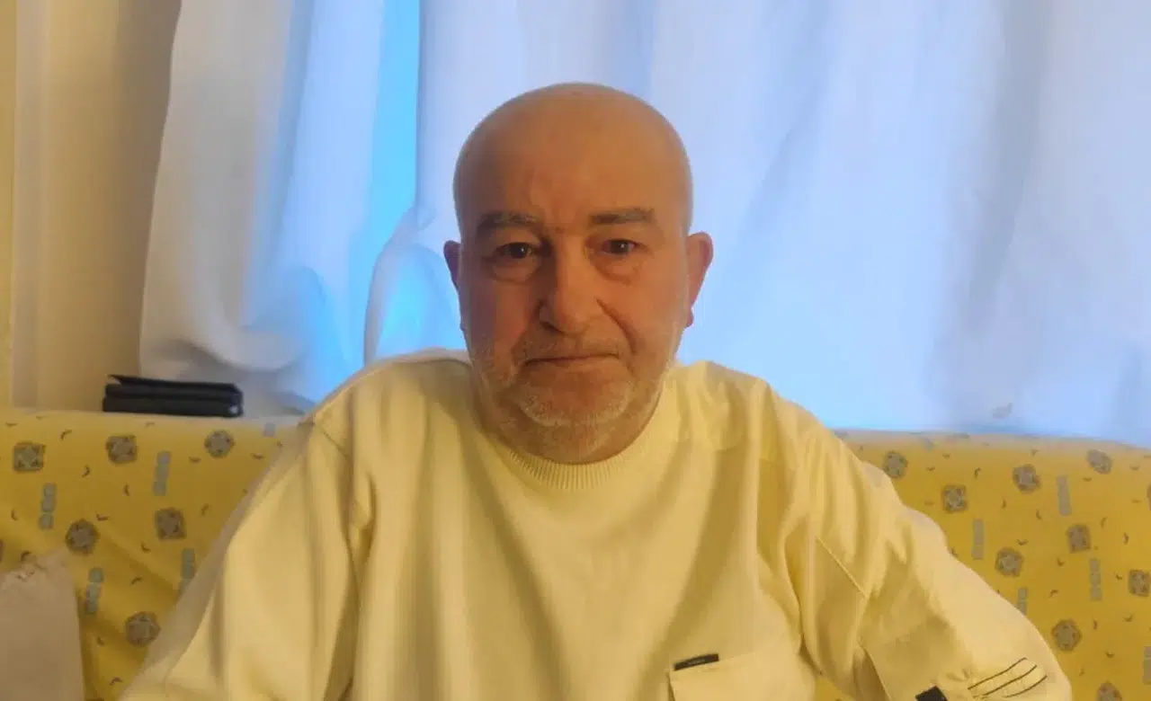 Kendi selasını okutan yaşlı adamın derdi bakın neymiş