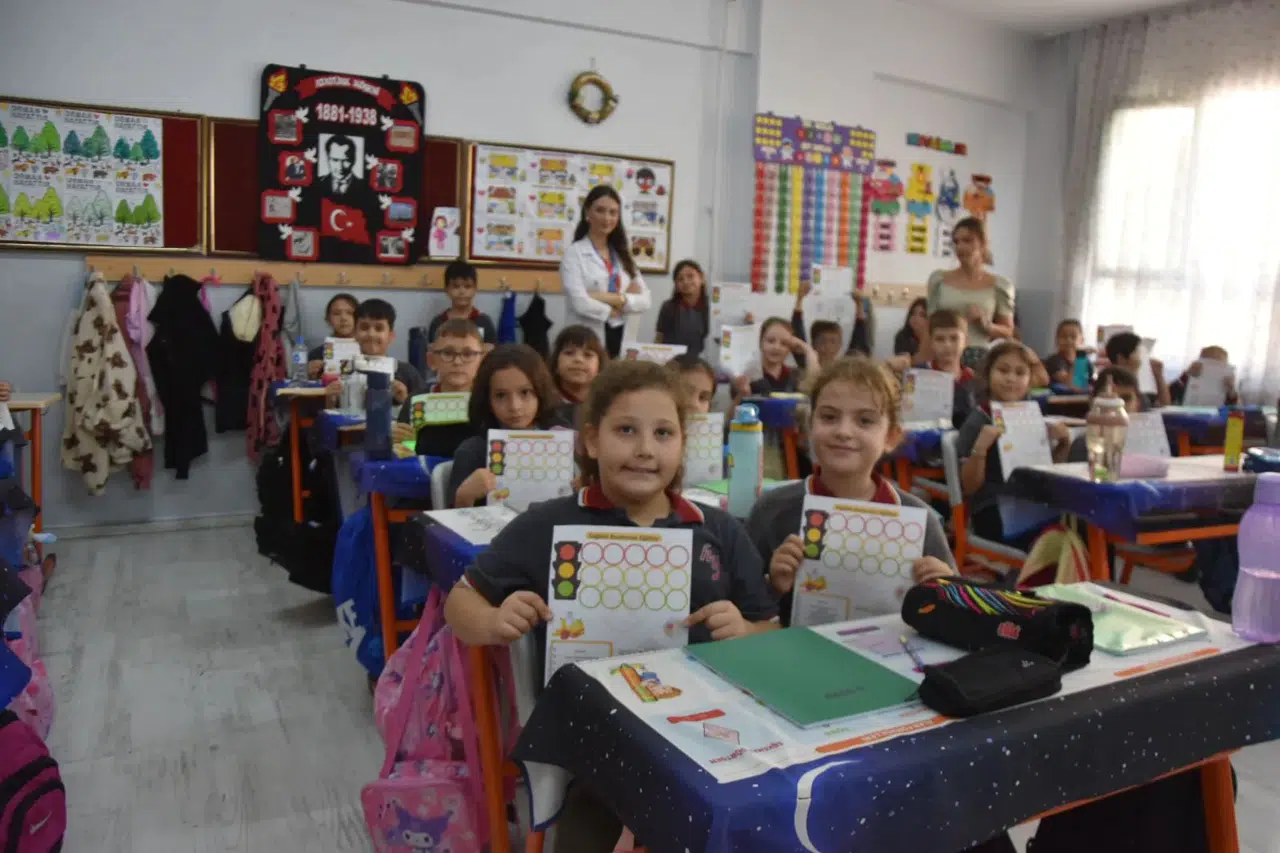 İlkokul öğrencilerine sağlıklı beslenme eğitimi verildi