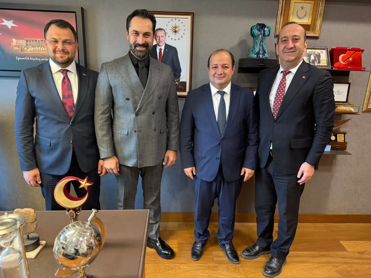 Mücahit Arınç hafta sonu Manisa'ya geliyor