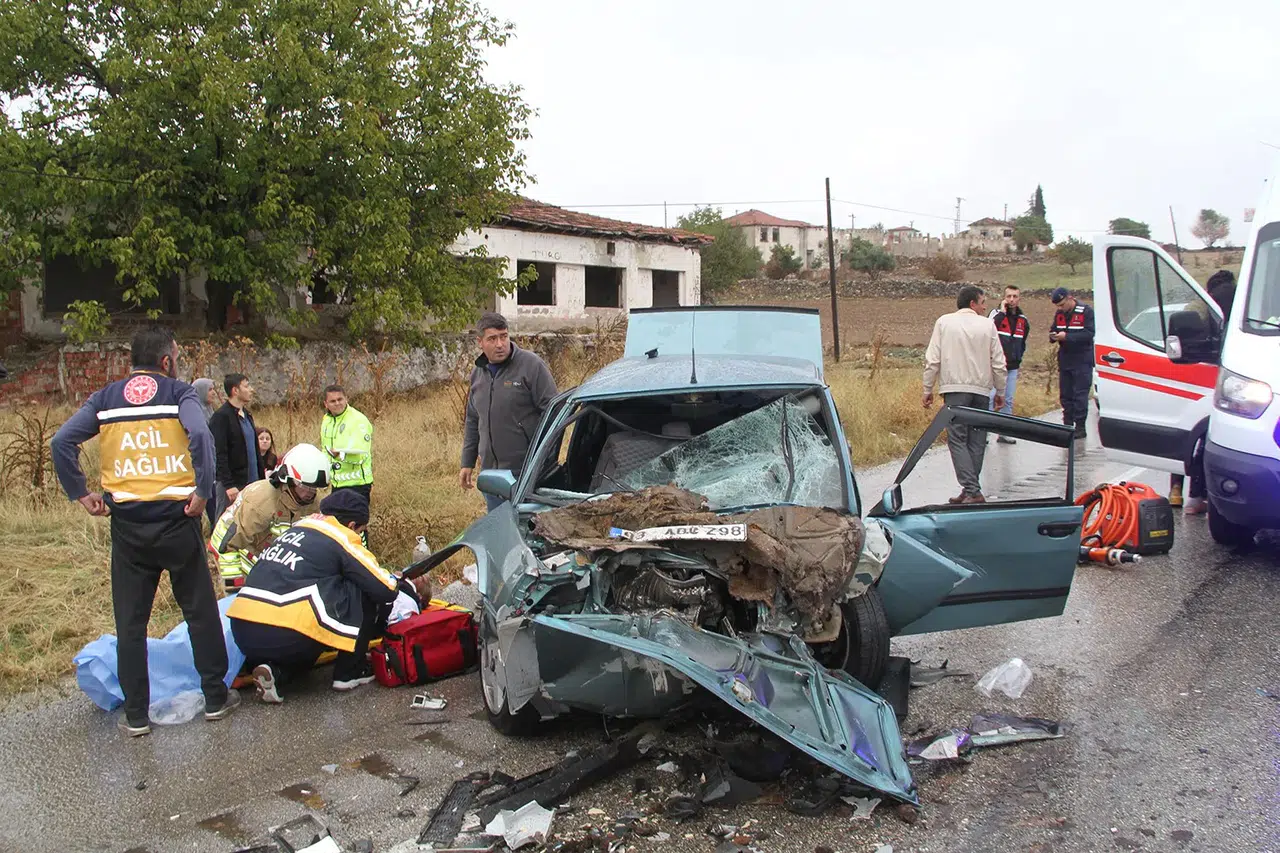 Manisa'da feci kaza: 1 bebek hayatını kaybetti