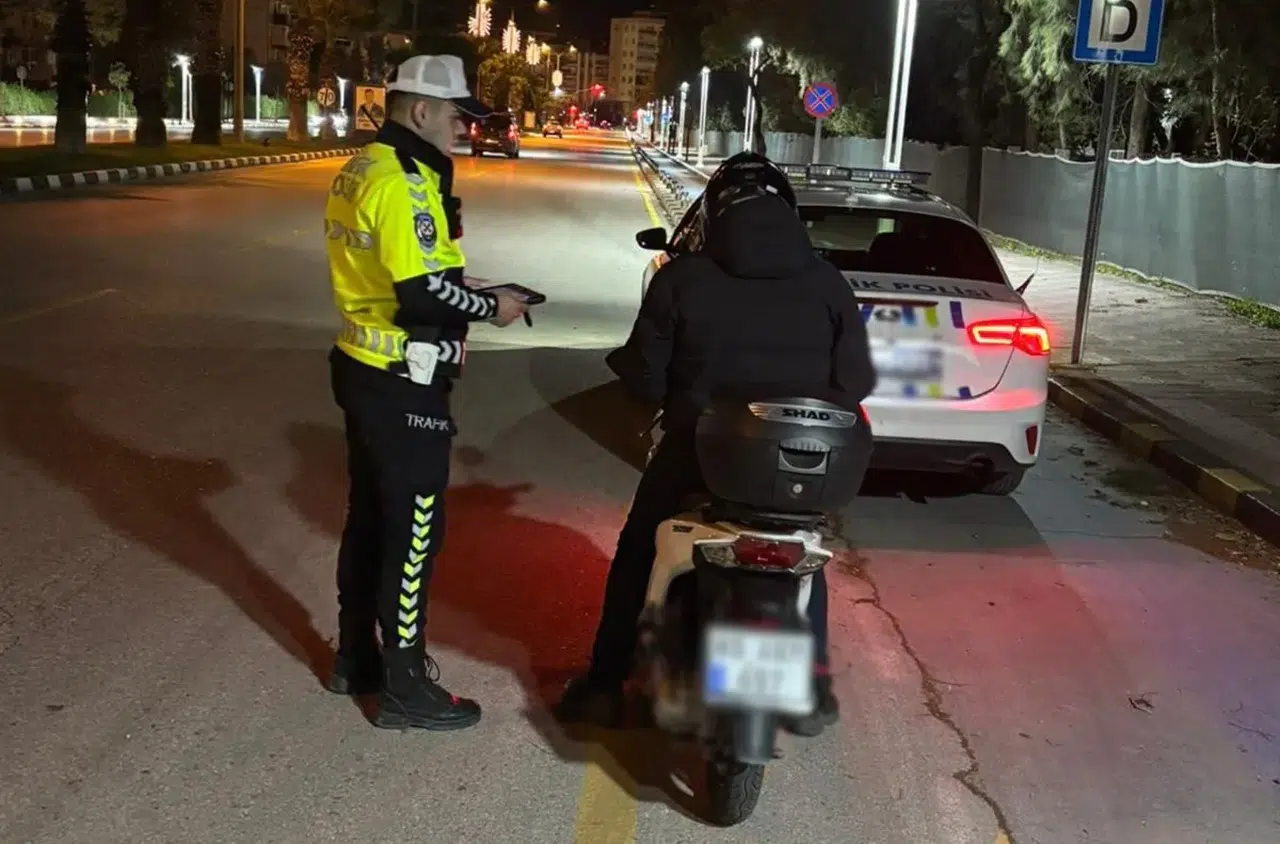 Kurallara uymayan 73 araç trafikten men edildi