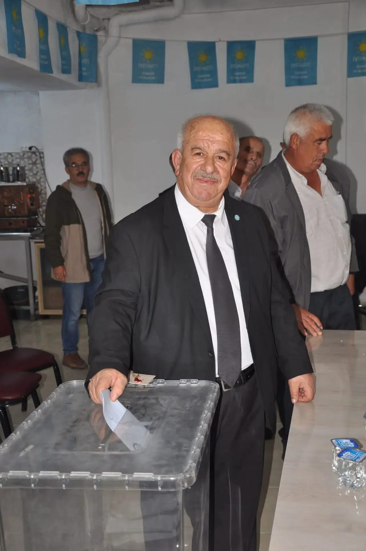 İYİ Parti'de İlhan Türk yeni başkan seçildi