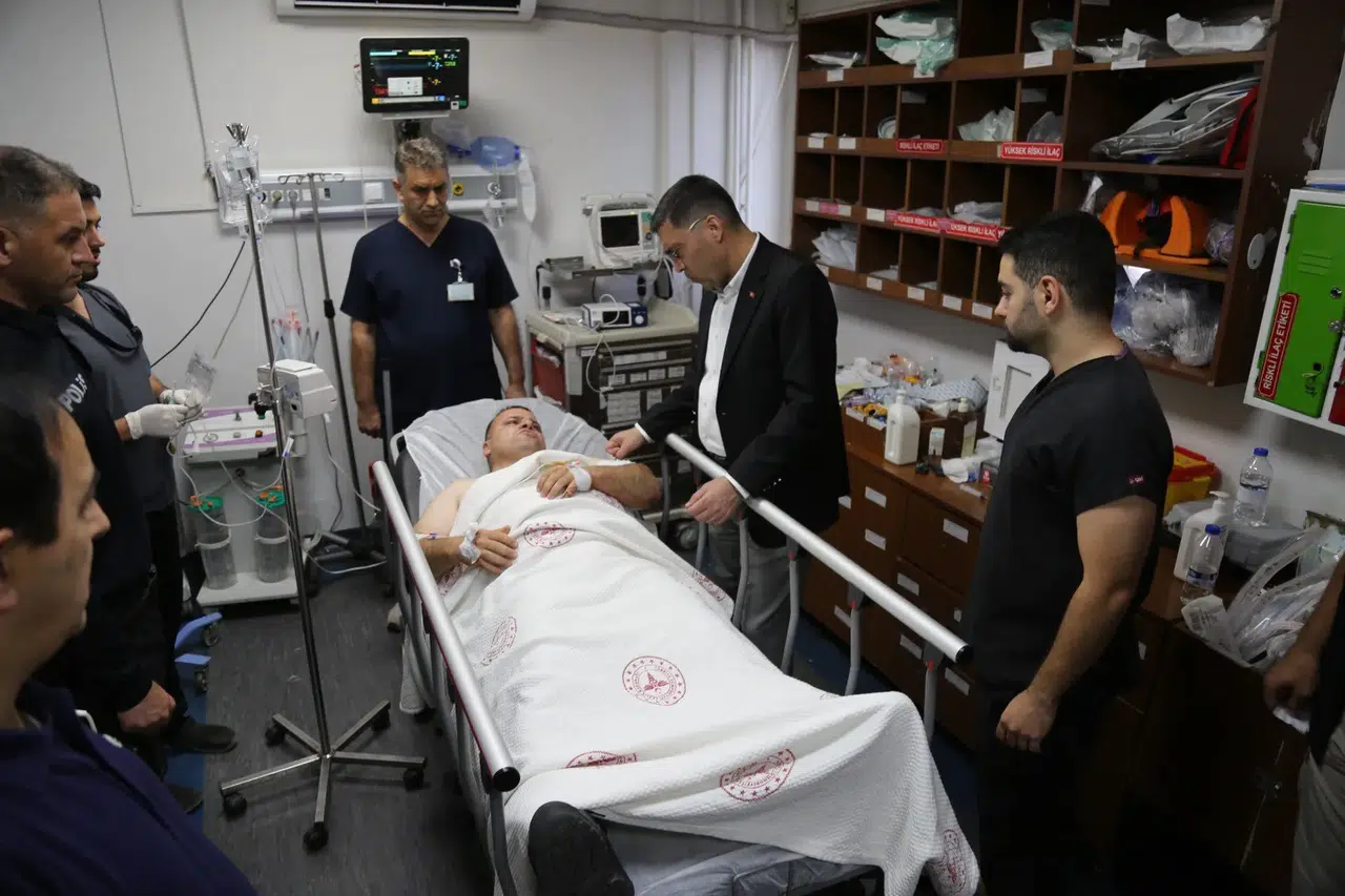 Görevi başındaki polis memuruna saldırı