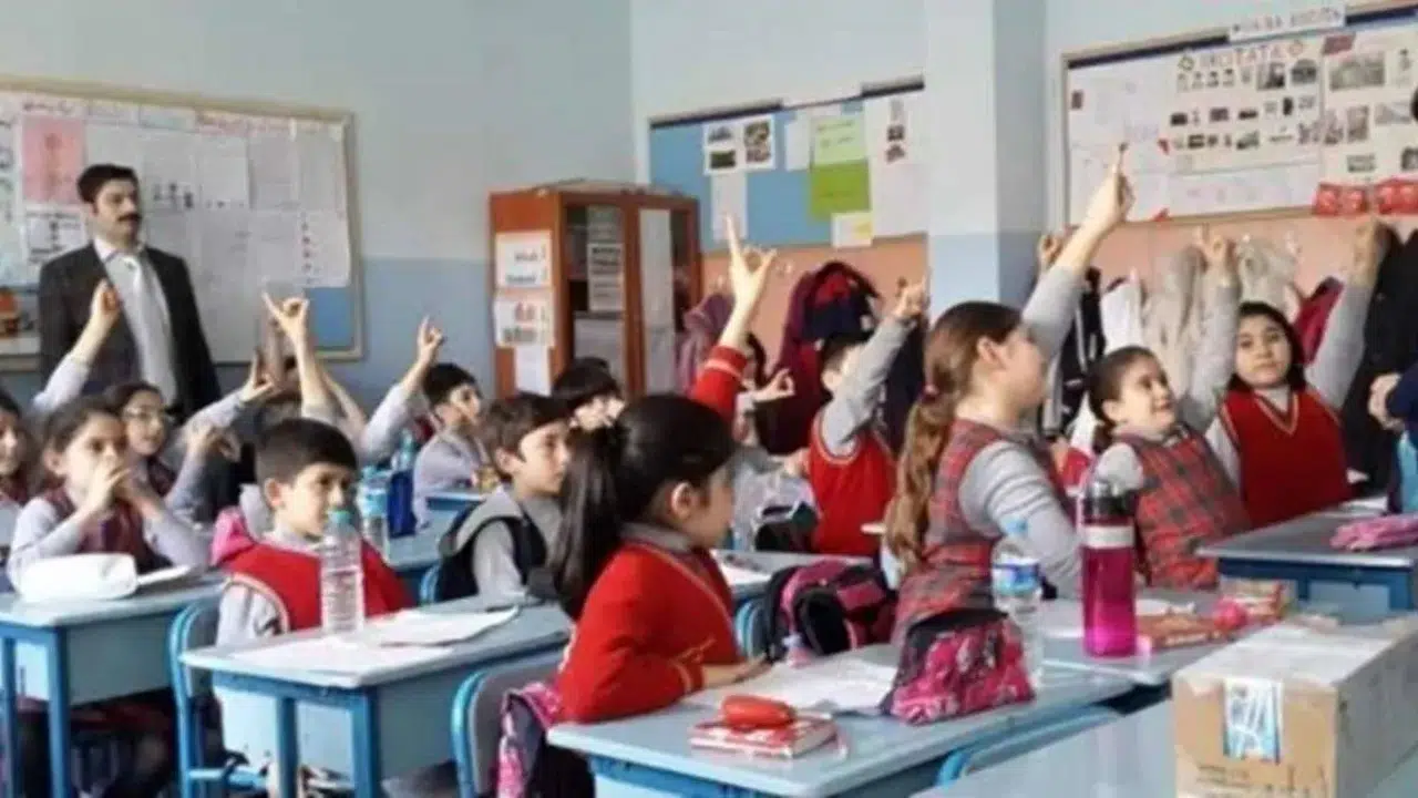 2026 Yarıyıl Tatili Ne Zaman? 15 Tatil Tarihleri MEB Takviminde Belli Oldu
