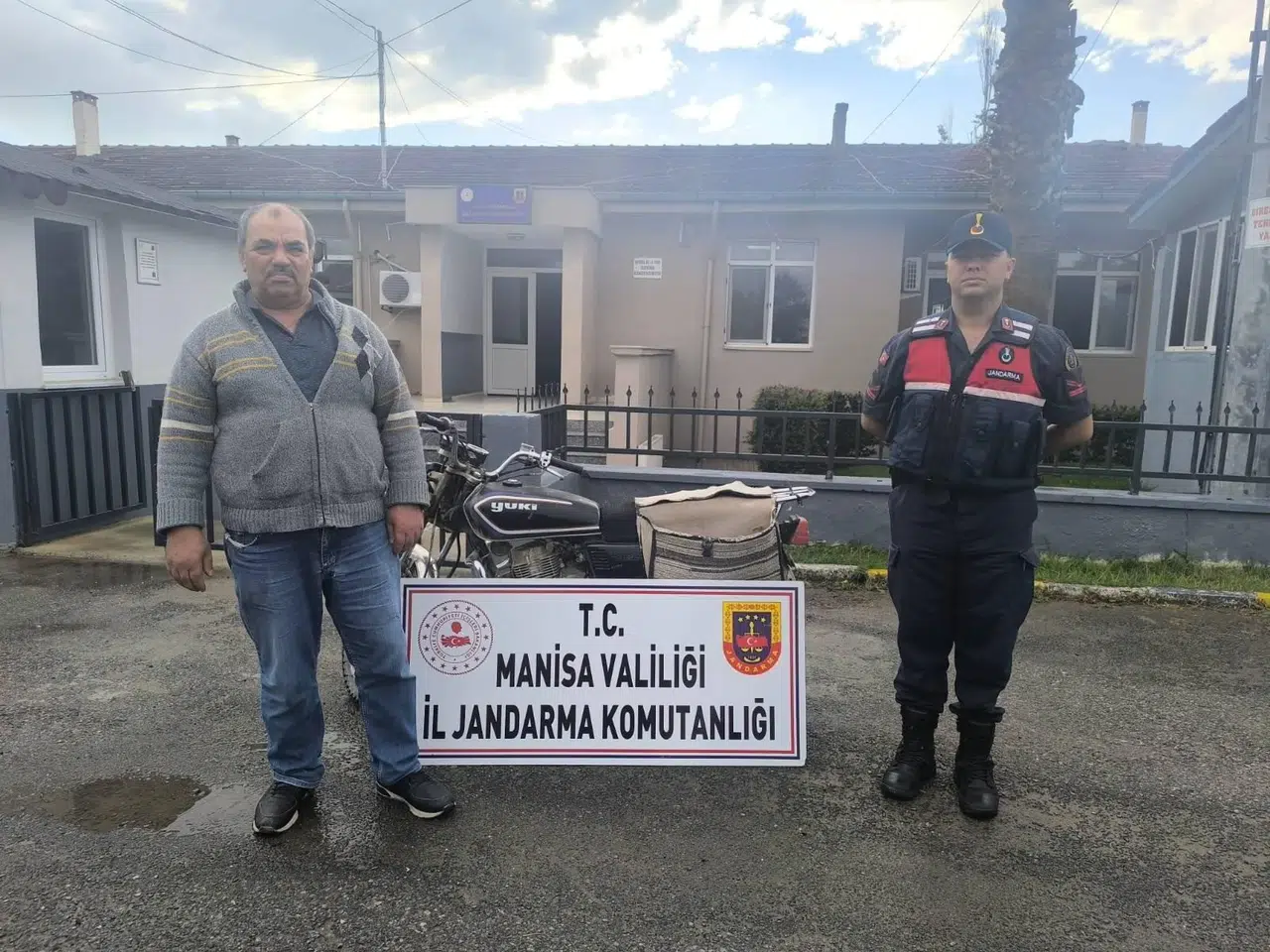 Salihli'de plakasız motosiklet çalıntı çıktı