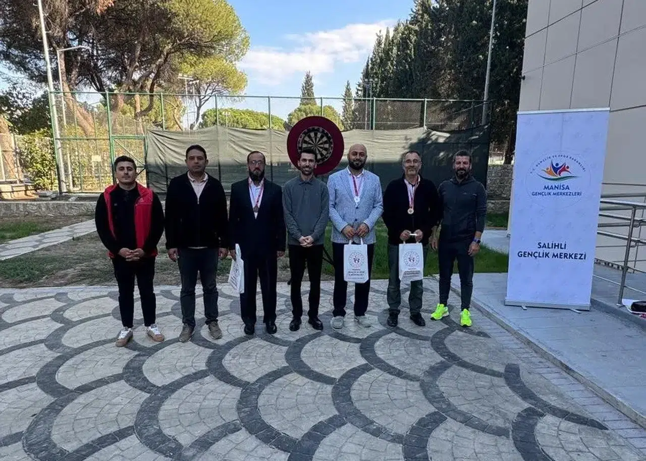 Manisa'da Din Görevlileri Haftasında dart turnuvası düzenlendi