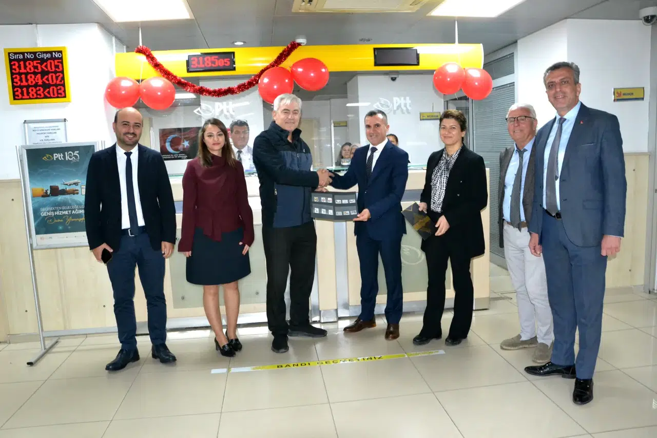 MANİSA’DA 185. MÜŞTERİYE PUL HEDİYE EDİLDİ