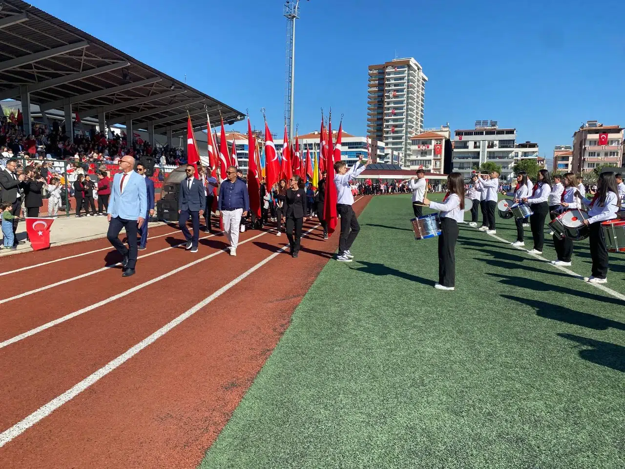 Manisa'nın ilçelerinde Cumhuriyet coşkusu