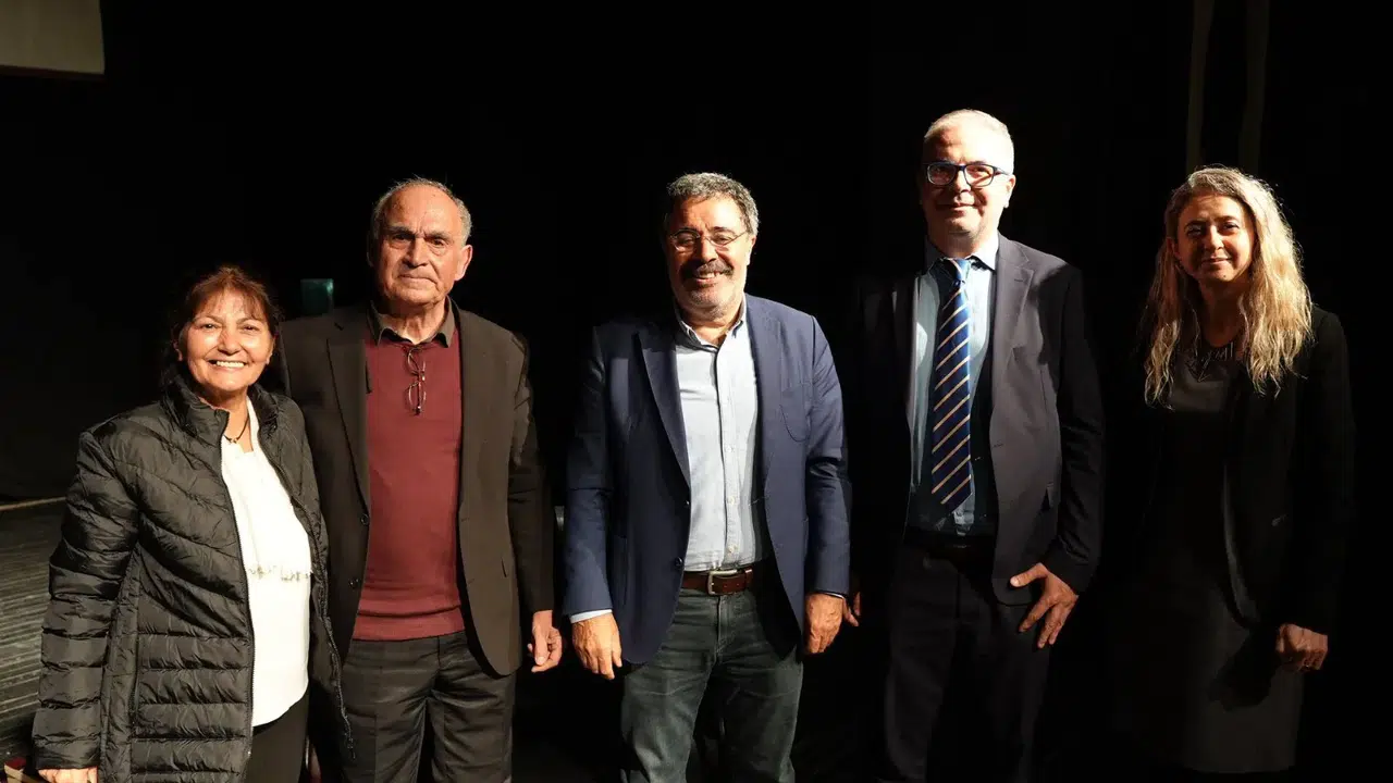 Ünlü Yazar Ahmet Ümit, Salihlili okurlarıyla buluştu