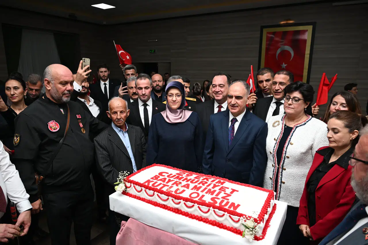 MANİSA'DA CUMHURİYET BAYRAMI RESEPSİYONU