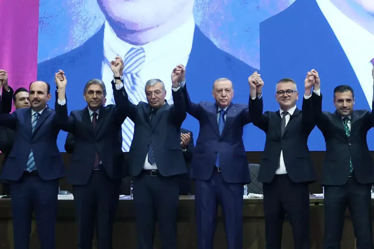 7 başkan daha AK Parti'ye geçiyor