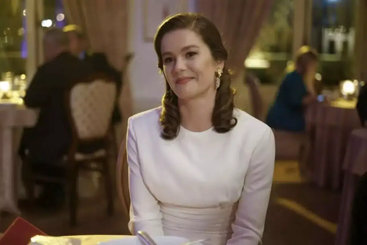 Burcu Biricik kızı Luna ile görüntülendi