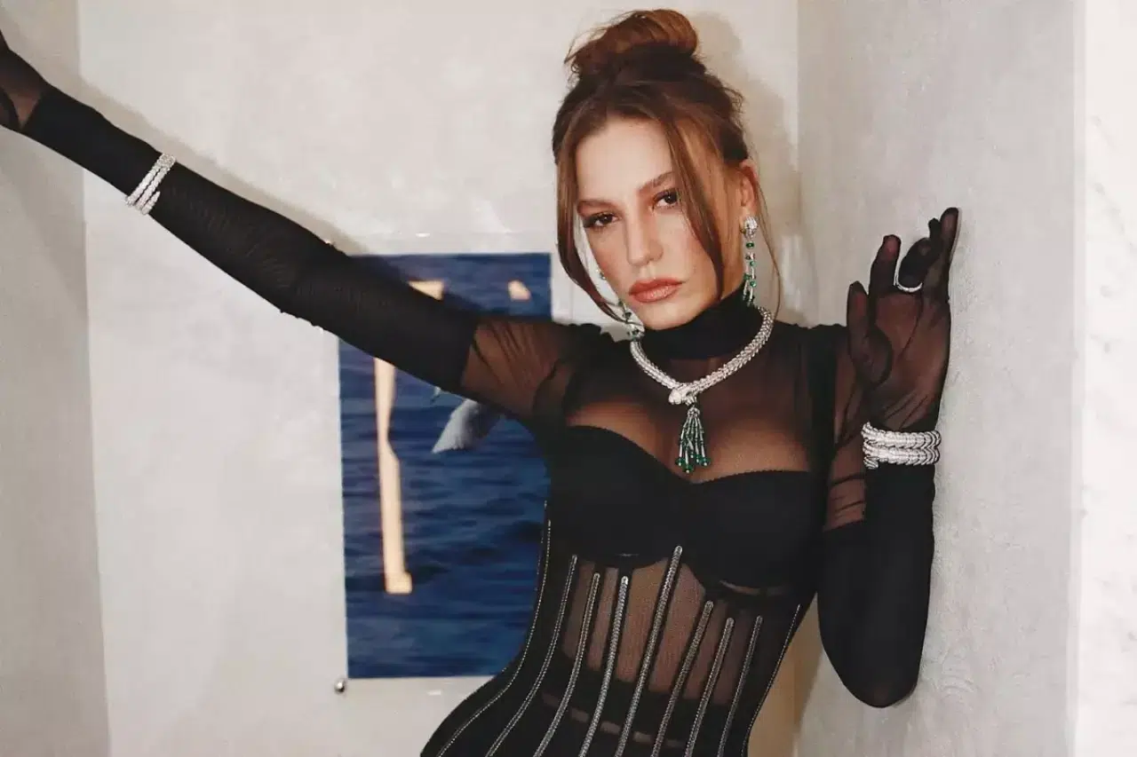 Serenay Sarıkaya'nın yeni reklam anlaşması dudak uçuklattı