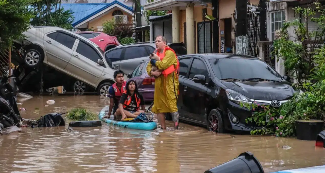 Filipinler'i tayfun vurdu