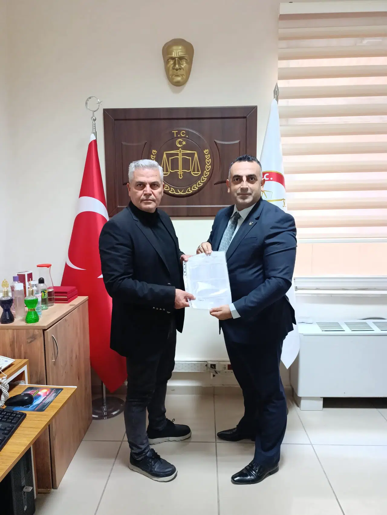 Başkan Şahin mazbatasını aldı