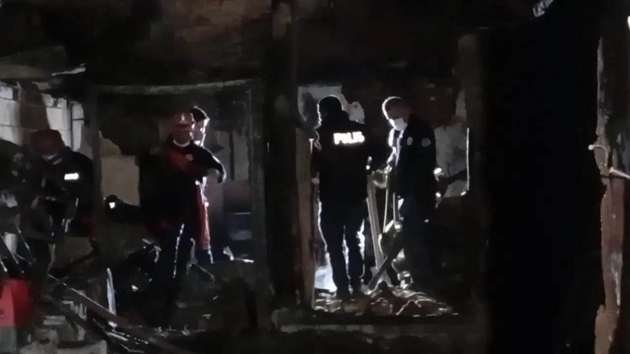 Yaşlı adam yangında feci halde can verdi