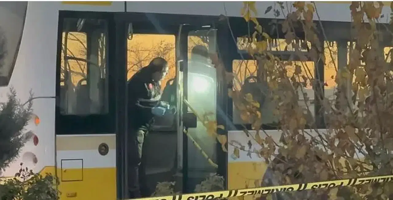 Otobüste "yan baktın" cinayeti! Eşinin gözü önünde hunharca katledildi