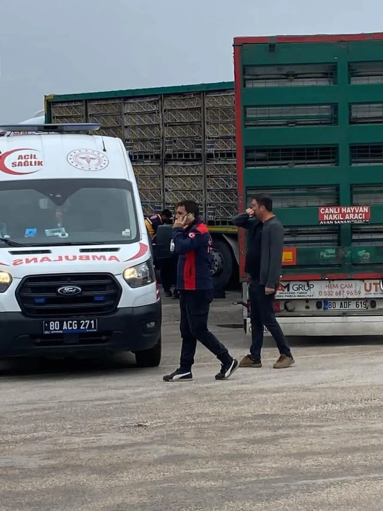 Benzin istasyonuna giren tır yaşlı adamın sonu oldu