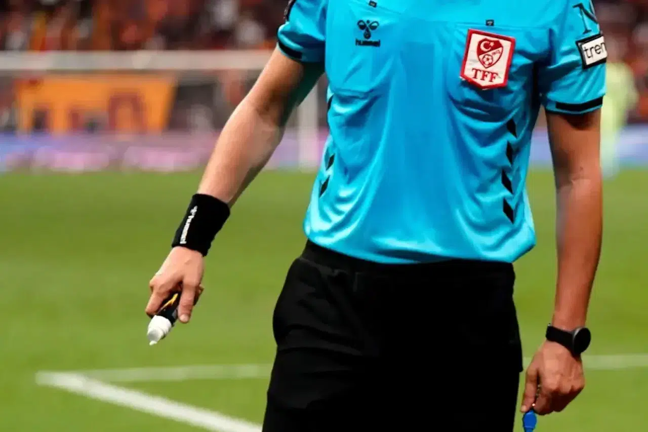 Futbolda bahis operasyonu! 17 hakem gözaltına alındı
