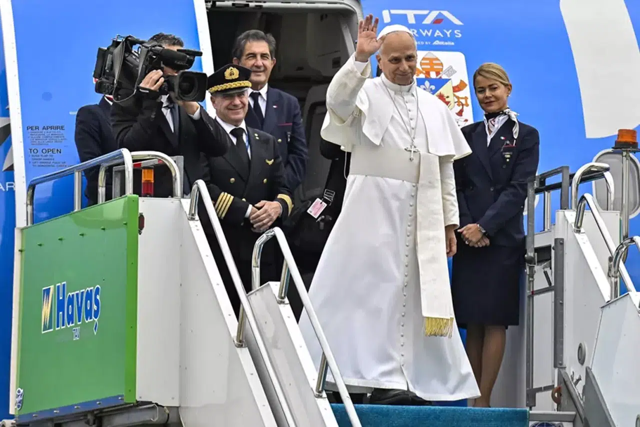 Papa Türkiye'den ayrıldı