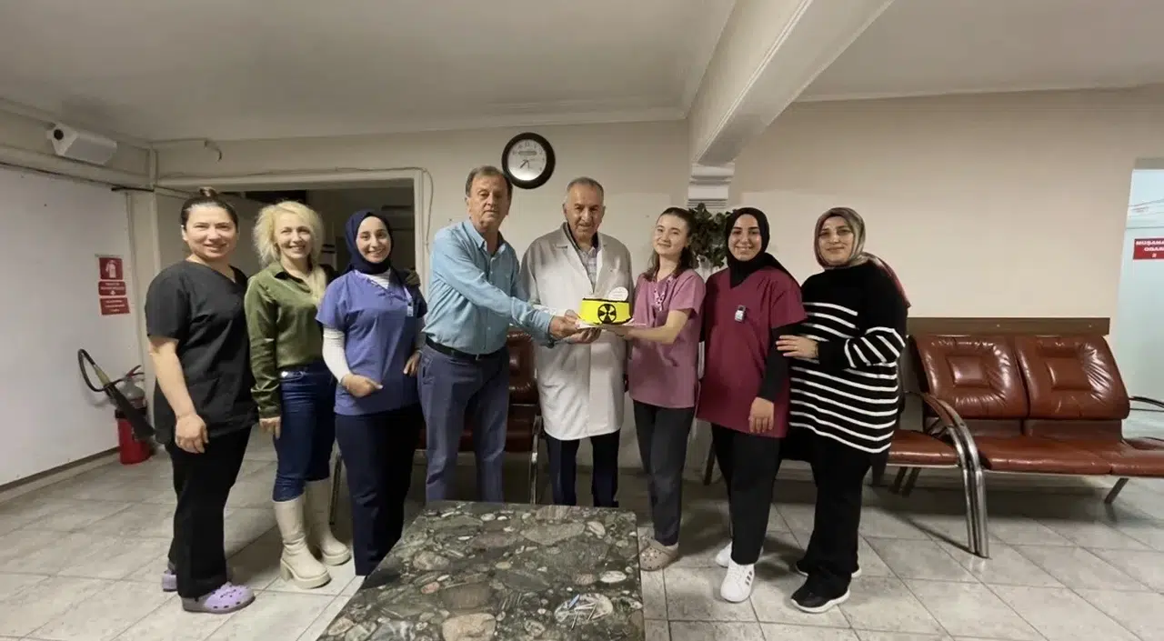 Deva Tıp Merkezi çalışanları Radyoloji Gününü kutladı