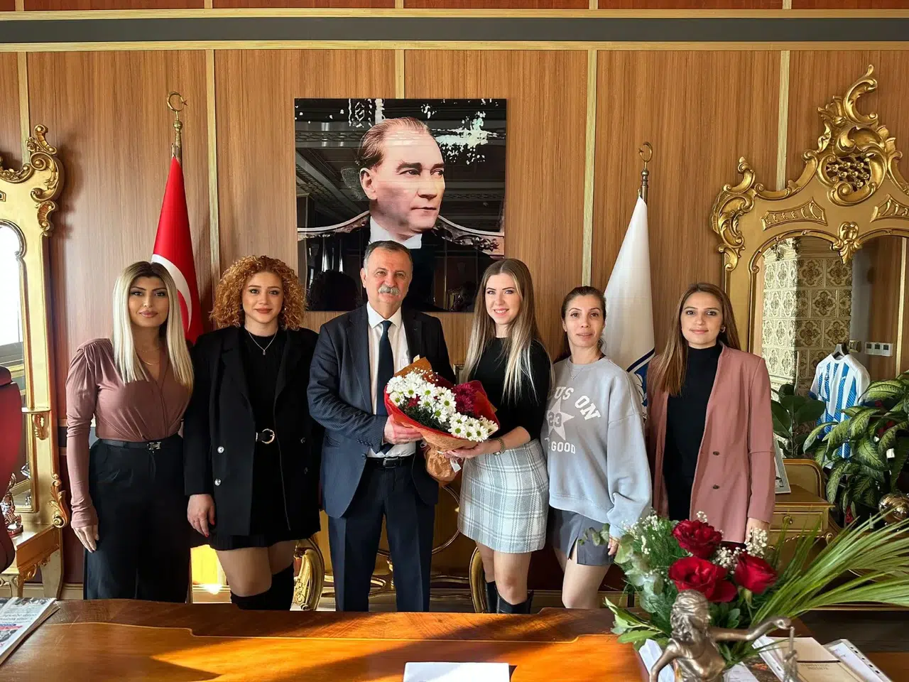 Odanın ilk kadın adayından Balaban'a ziyaret