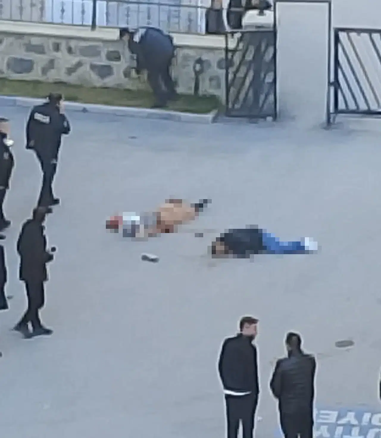 Önce kadını öldürdü sonra intihar etti