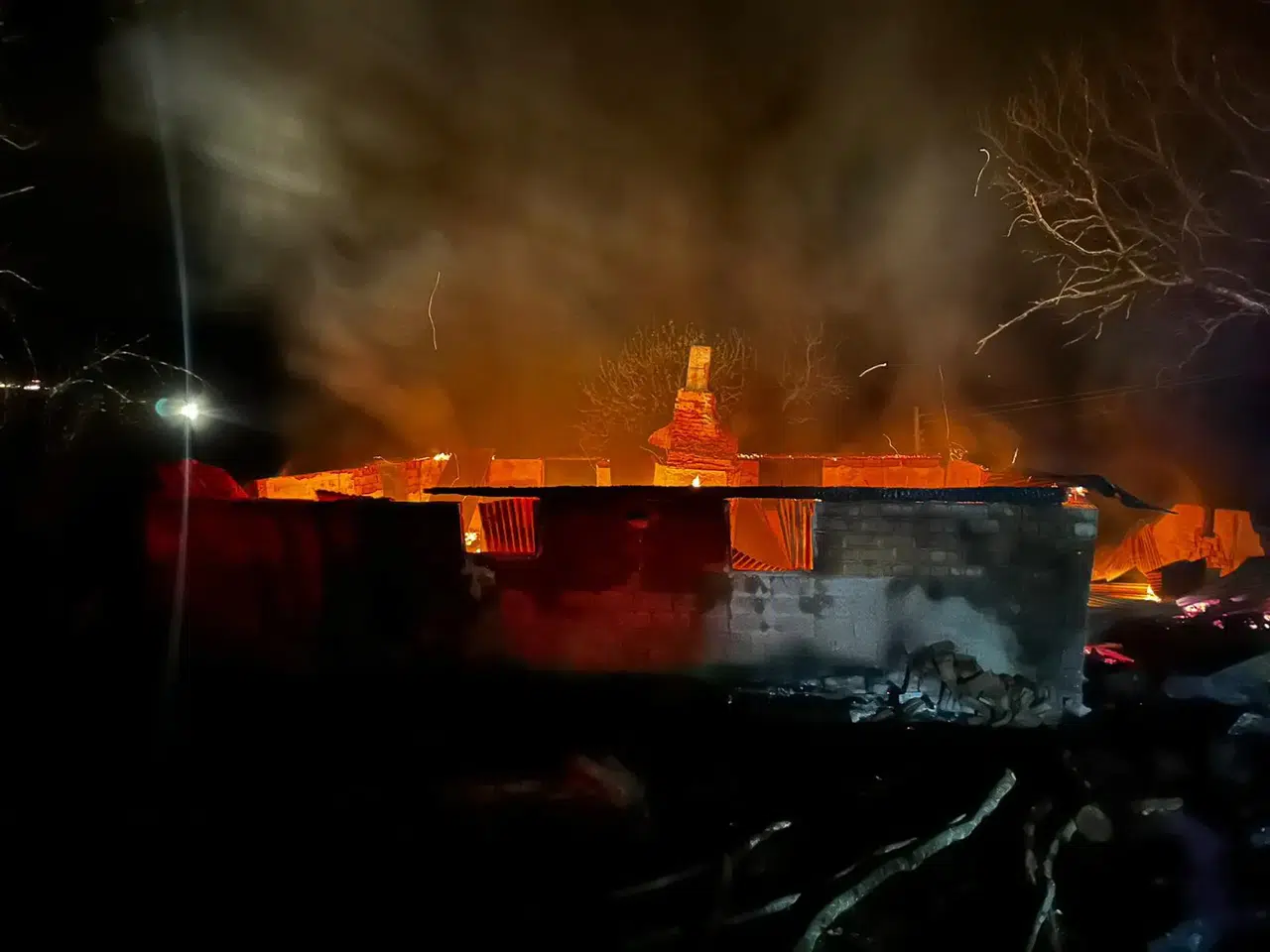 Yaşlı adam yanarak can verdi