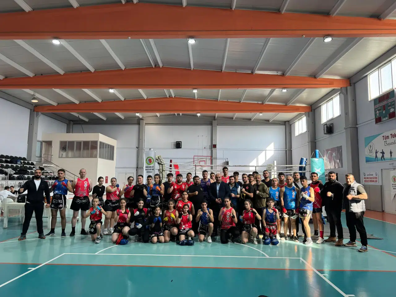 Muaythai sporcuları yeteneklerini sergiledi