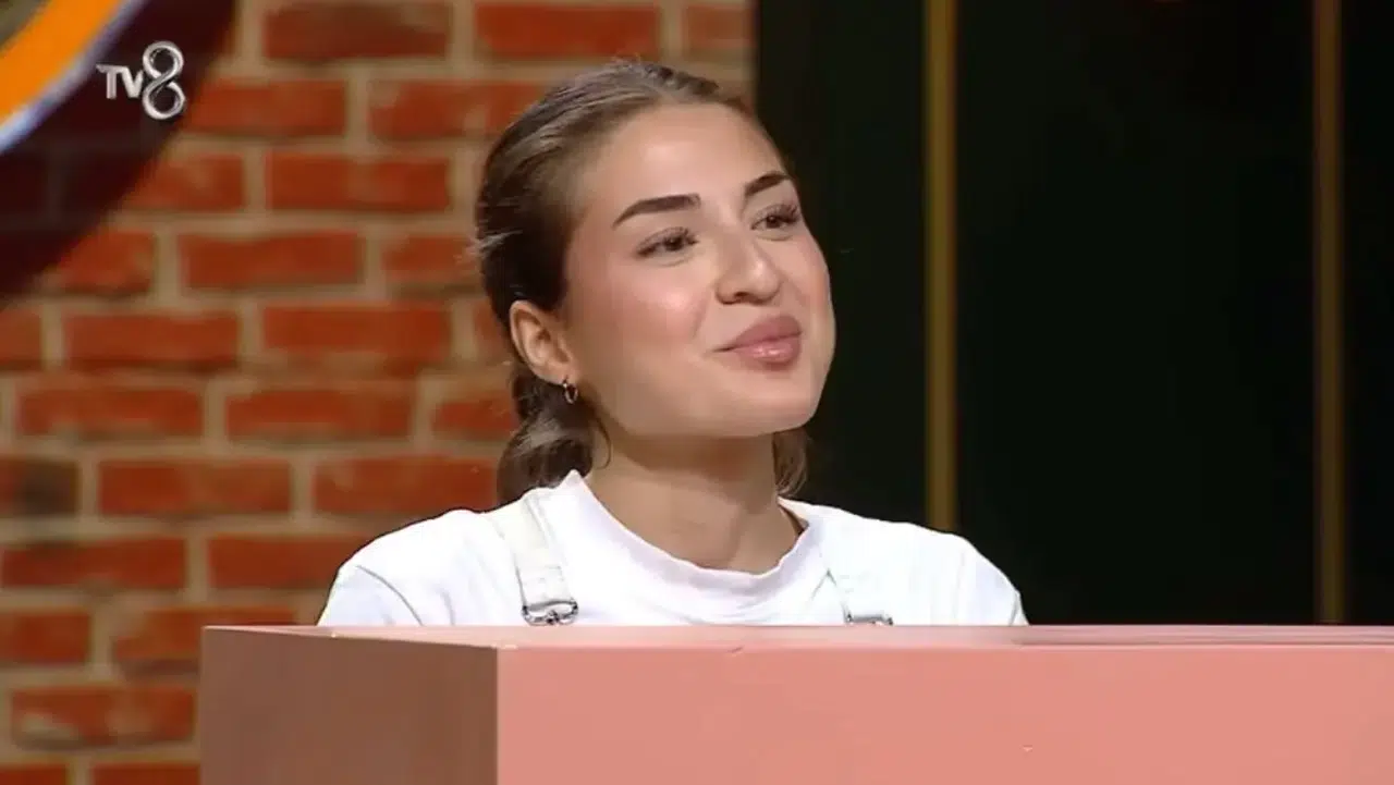 MasterChef Ayla Kimdir, Kaç Yaşında, Nereli? Yarışmaya Veda Eden İsim Gündemde!