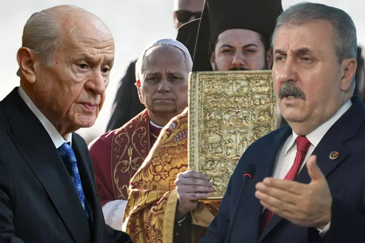 Papa'nın ayinine tepki yağmaya devam ediyor