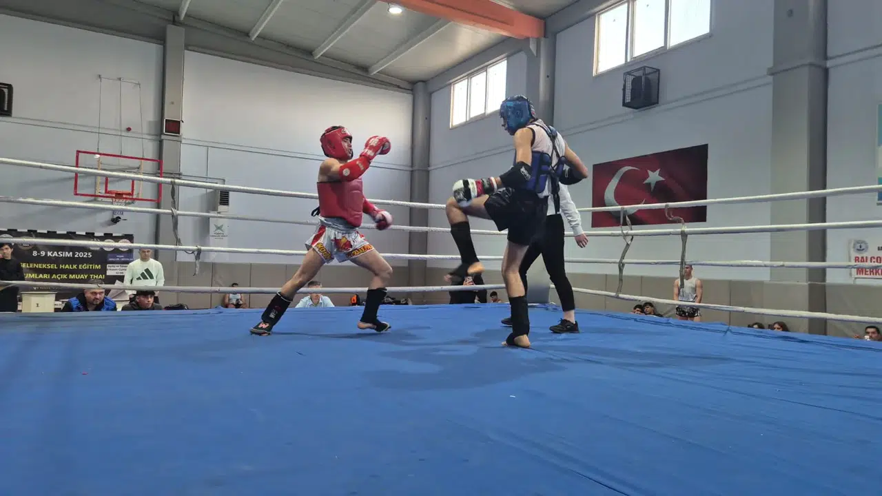 HALK EĞİTİMİ KURUMLARI ARASI MUAYTHAİ ŞAMPİYONASI GERÇEKLEŞTİ