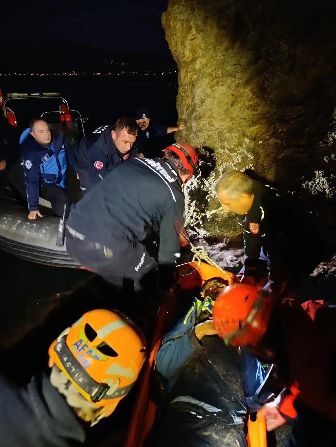 Falezlerde can pazarı