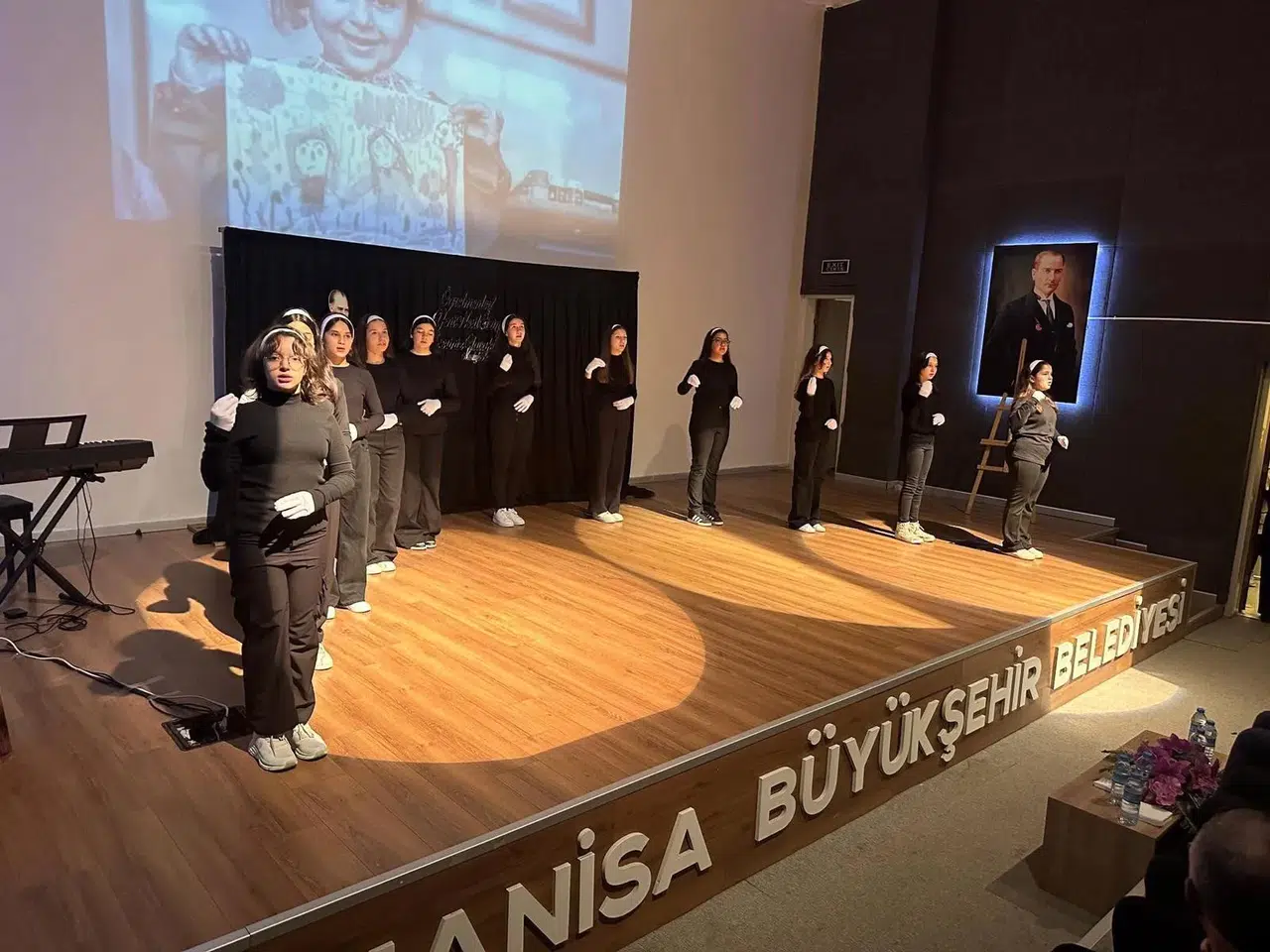 Öğretmenler günü gösterilerle kutlandı