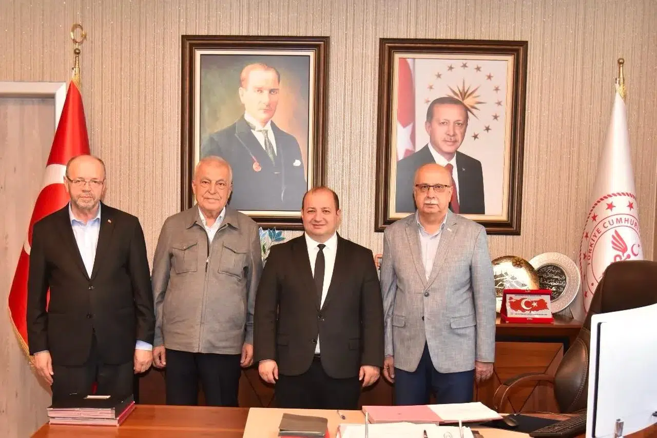 Sosyal Yardımlaşma üyelerinden Sağlık Müdürü Zeren’e ziyaret