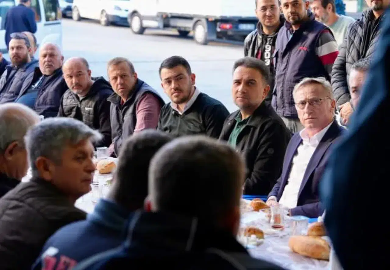 AK Parti'li Baybatur'dan esnaf ziyareti