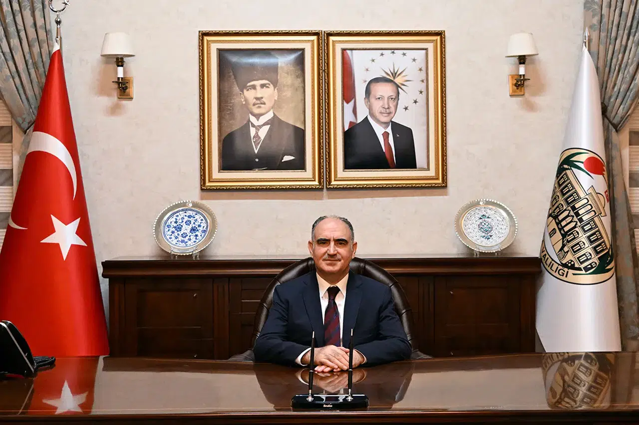 Vali Vahdettin Özkan'ın 24 Kasım Öğretmenler Günü mesajı