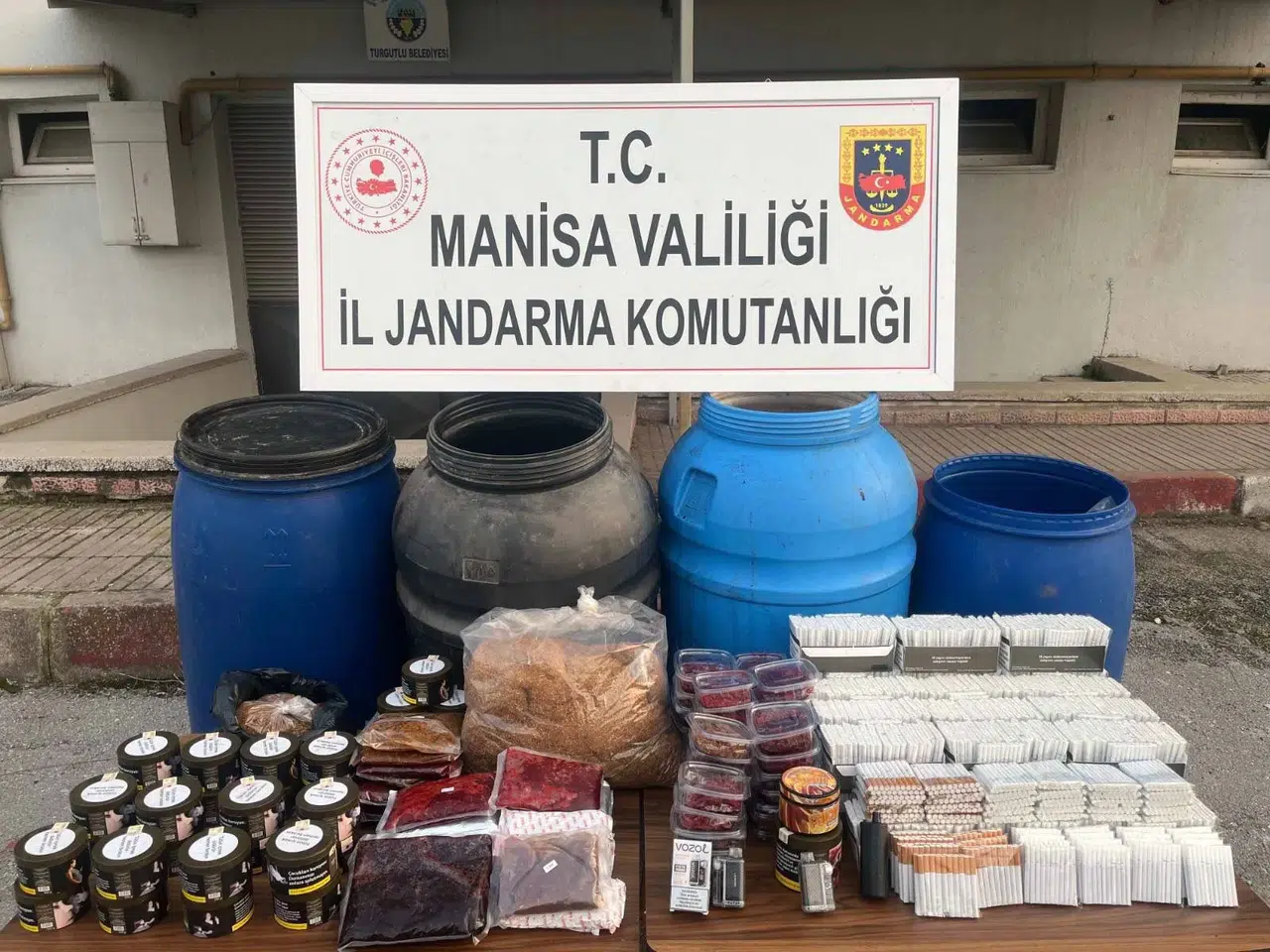 Manisa'da operasyon: 3 şahıs gözaltına alındı