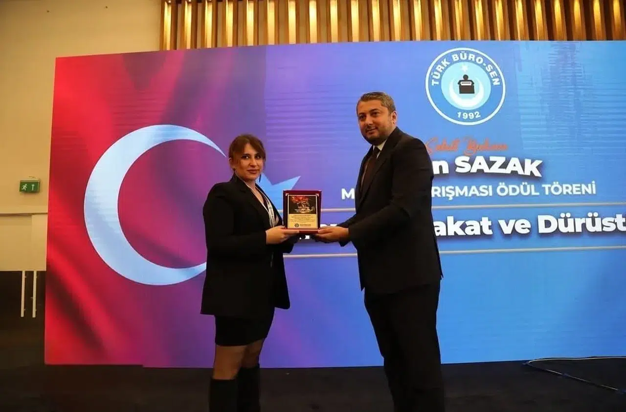 ANKARA'DAN MANİSA'YA ÖDÜLLE DÖNDÜ