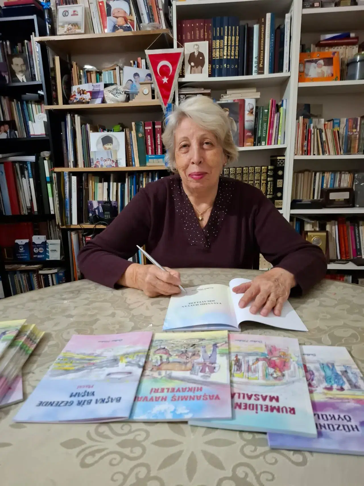 Sadberk Öğretmen dört kitabıyla okuyucularının karşısına çıkıyor.