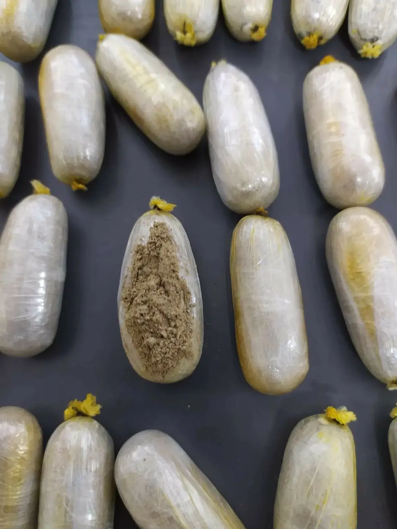 Şüpheli şahısların midesinden uyuşturucu madde çıktı