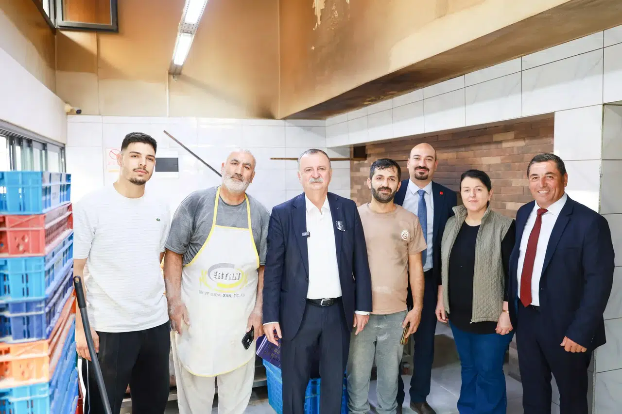 BAŞKAN BALABAN YENİMAHALLE’DE ESNAFI DİNLEDİ