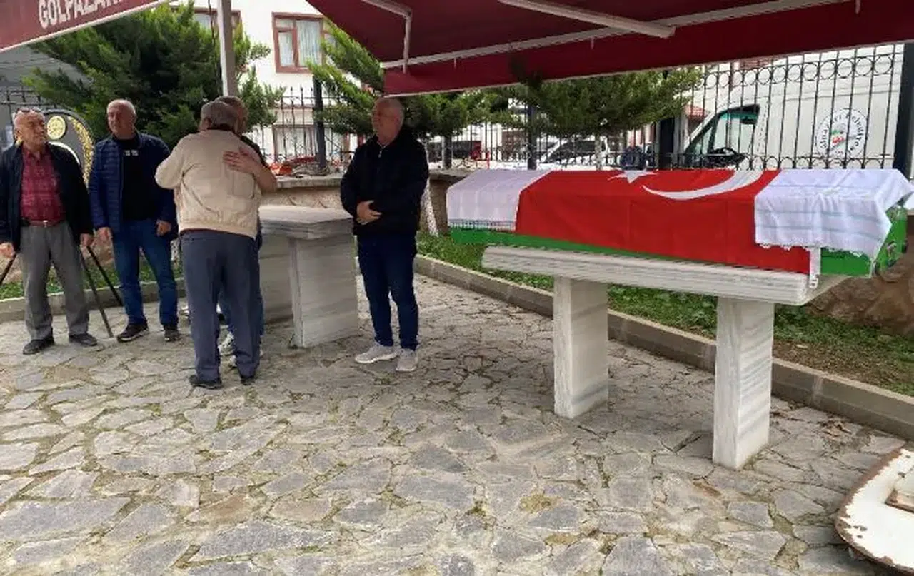 Sınıf arkadaşının yumruğu 16 yaşındaki genci hayattan kopardı