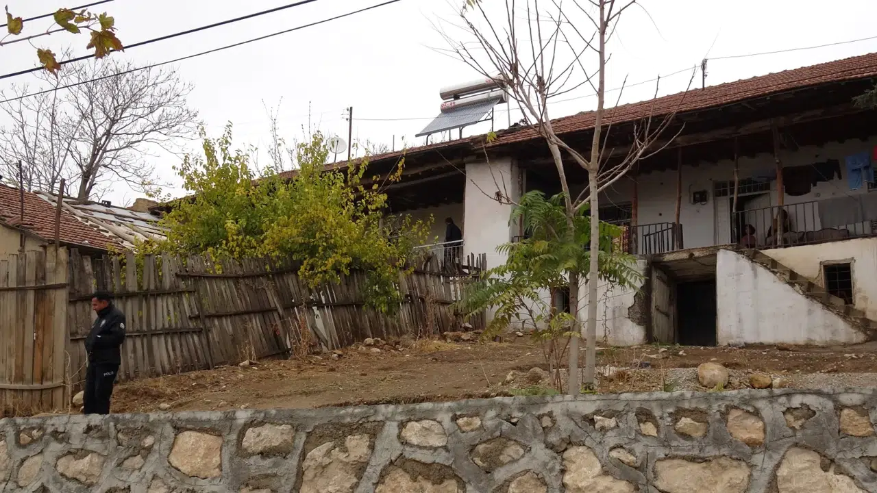 Yaşlı adam evinde ölü bulundu
