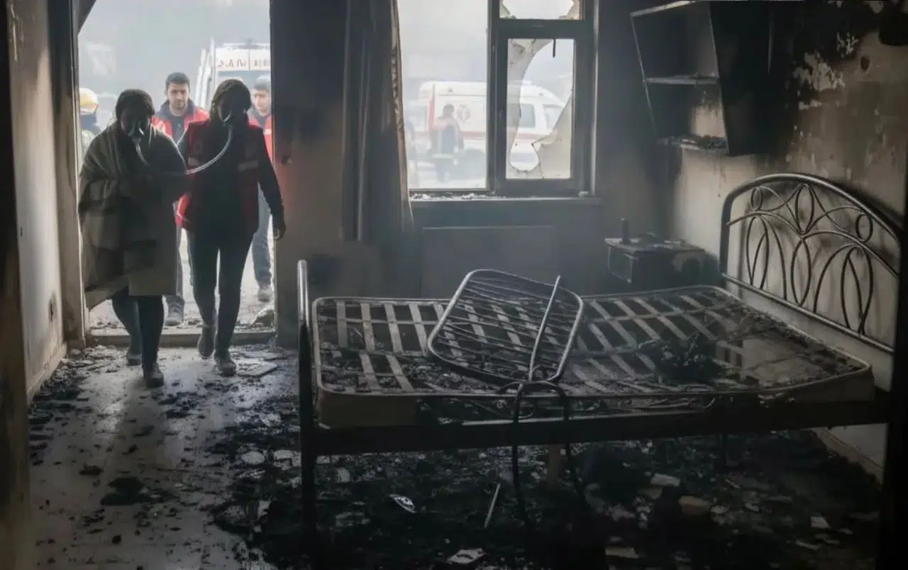 Elektrikli battaniye evi yaktı