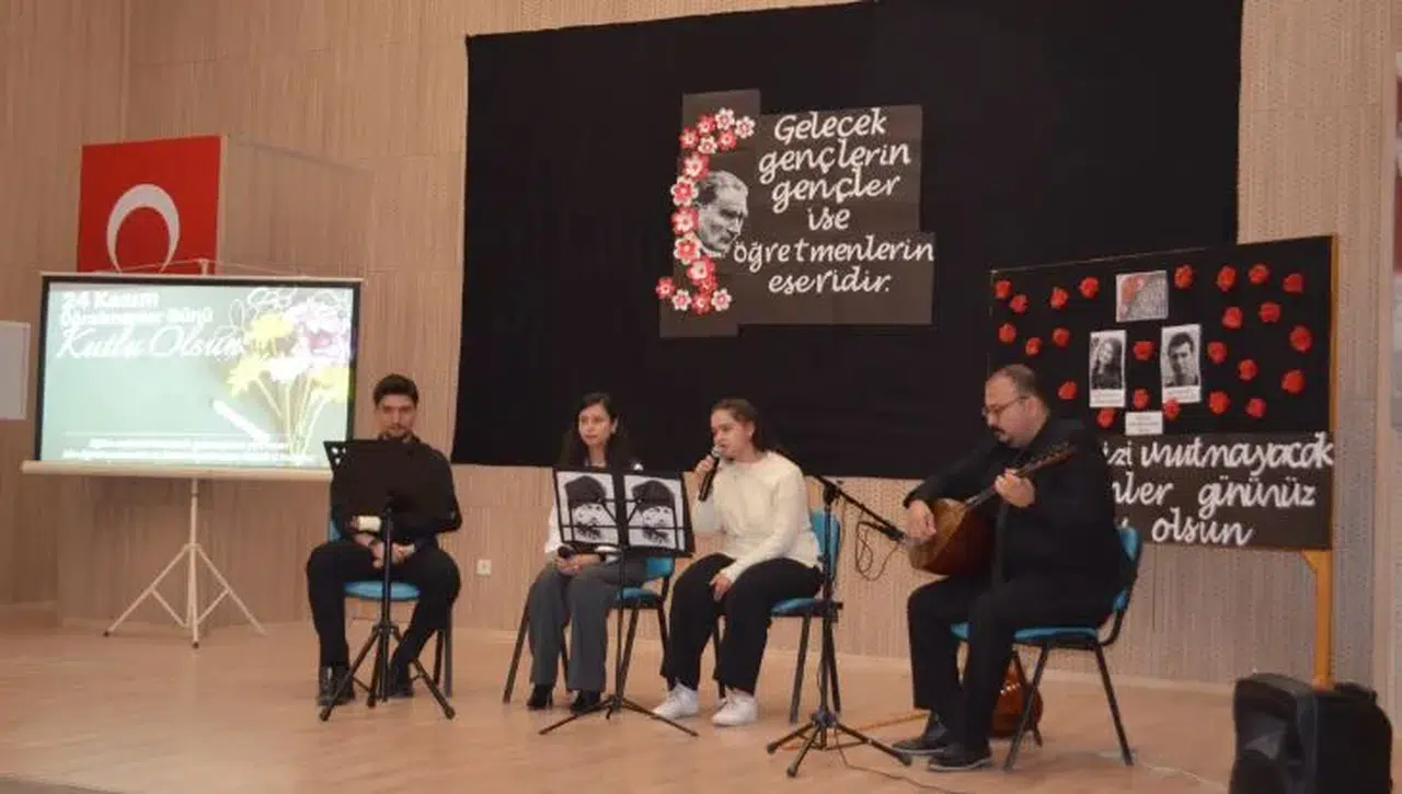 24 Kasım Öğretmenler Gününde coşkulu kutlama