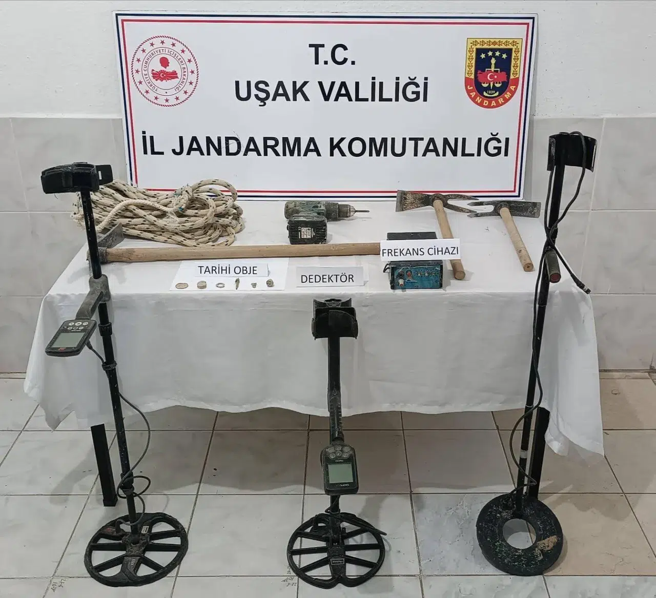 Kaçak kazıya jandarma engeli