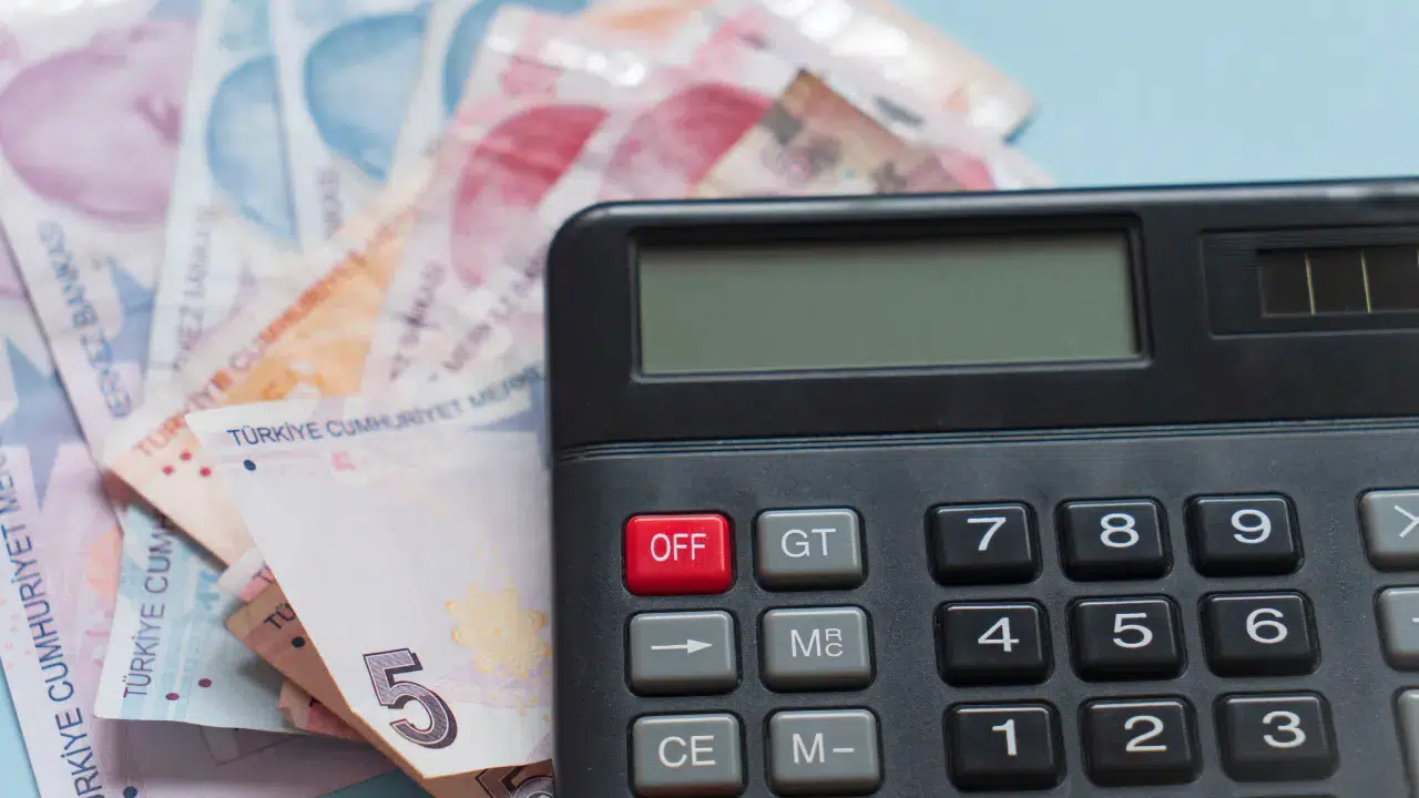 Ocak Zammı Öncesi Bankalar Promosyon Yarışında: Emekli Erken Davranırsa Zararlı Çıkabilir!