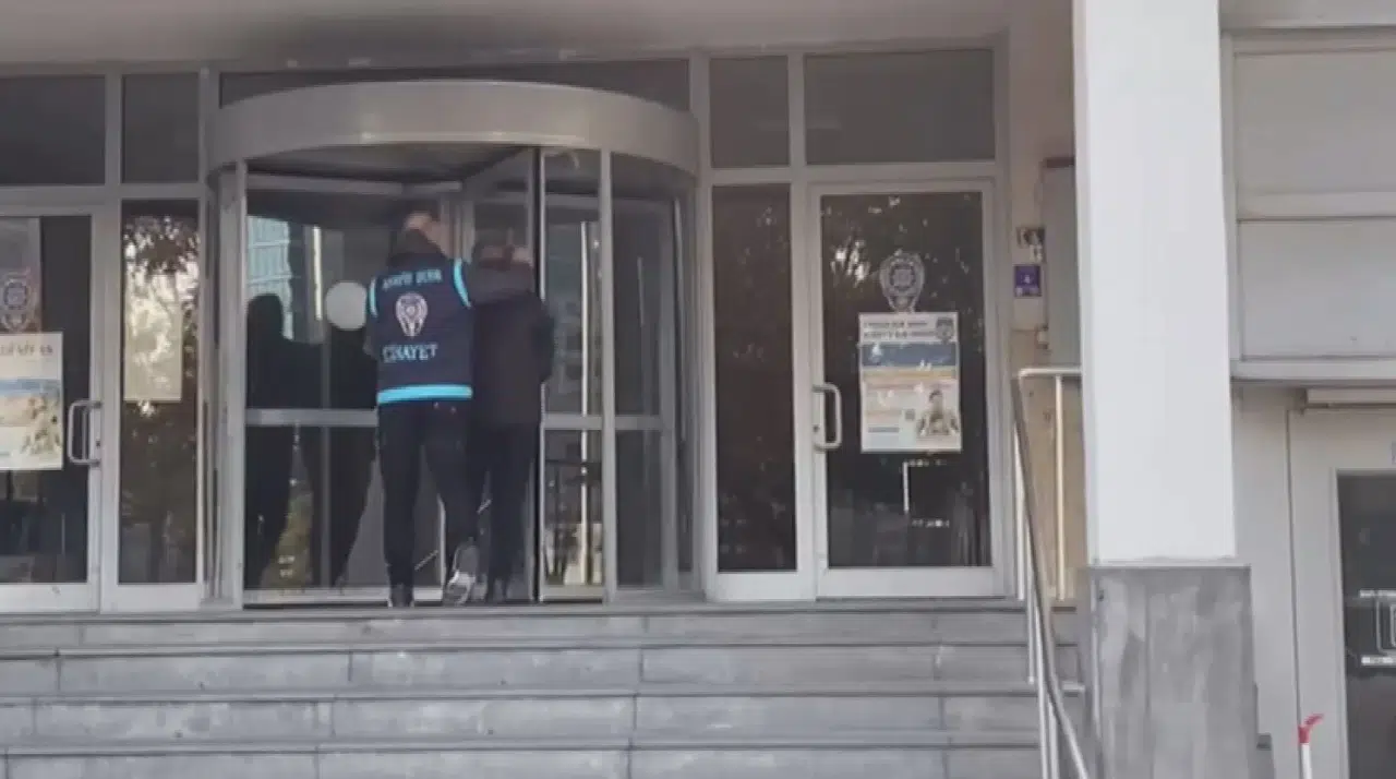 2 çocuk annesi kadını sokak ortasında katletti