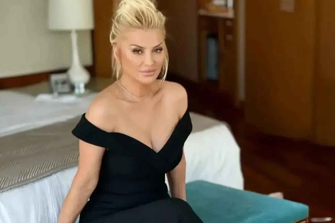 Songül Karlı açtı ağzını yumdu gözünü